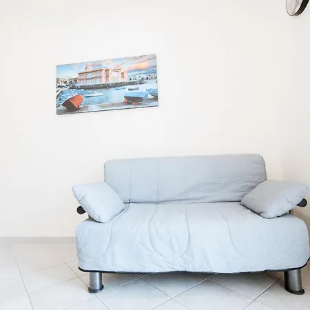 Krisa Apartman *