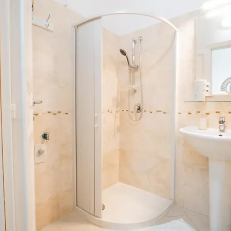 Krisa Apartman Bari